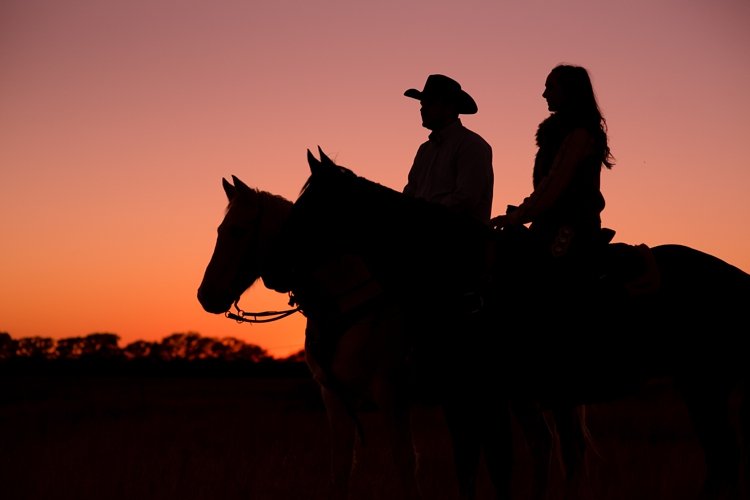 colt-and-haley-wright-trail-rides-and-cowboys-in-decatur-texas-by-kirstie-marie-photography_0034